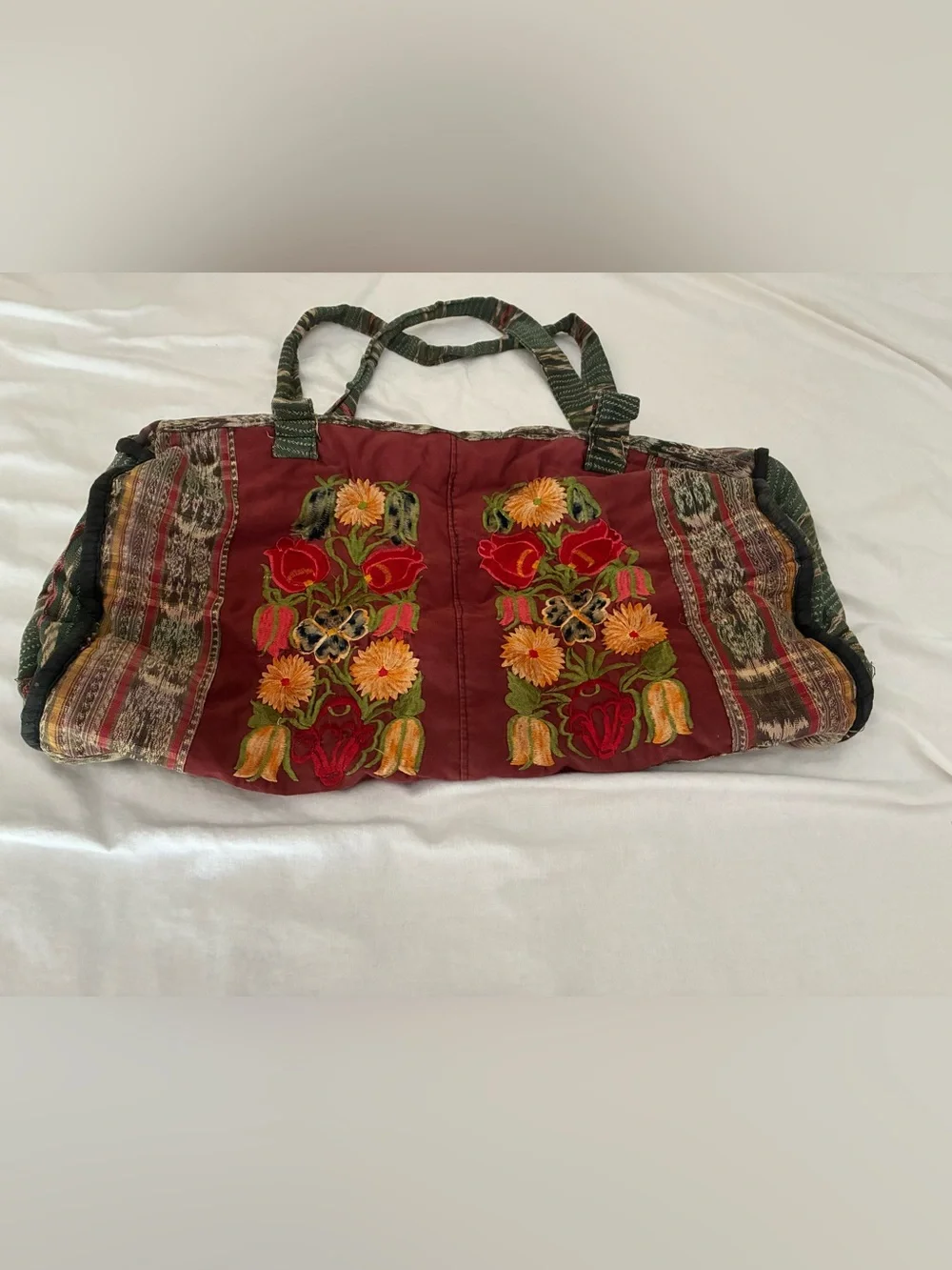 Guatemalan duffel bag with embroidery
